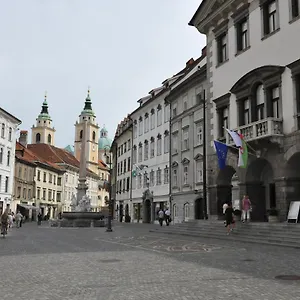 https://studio-gea.hotels-in-ljubljana.com